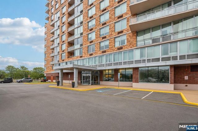 1215 Hudson Park, Edgewater, NJ 07020