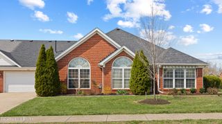 263 Woodlake Dr, Mt Washington, KY 40047