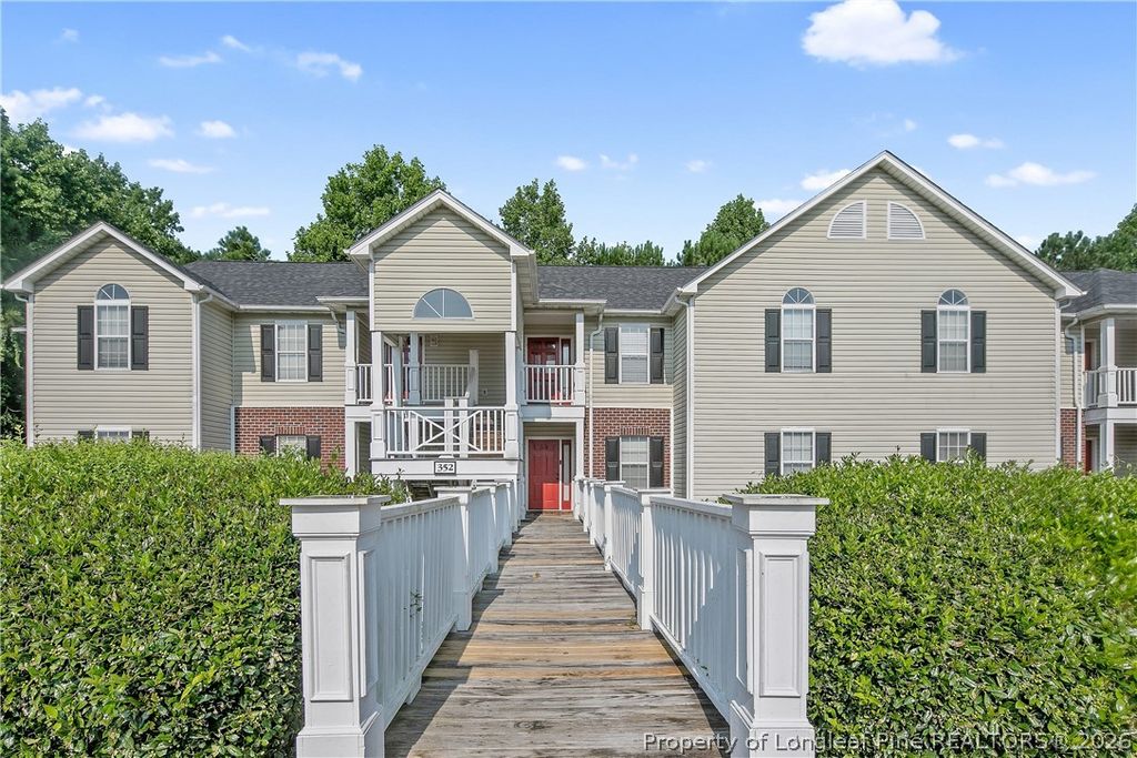 352 Bubble Creek Court 2, Fayetteville, NC 28311 — photo 2
