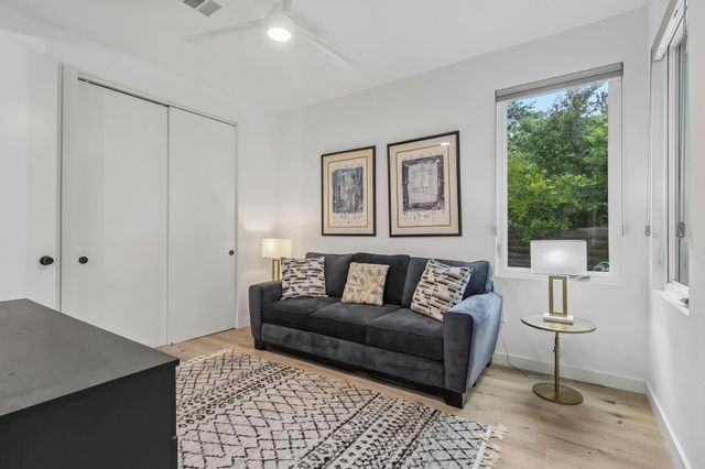 1406 Camelot CIR 2, Austin, TX 78745