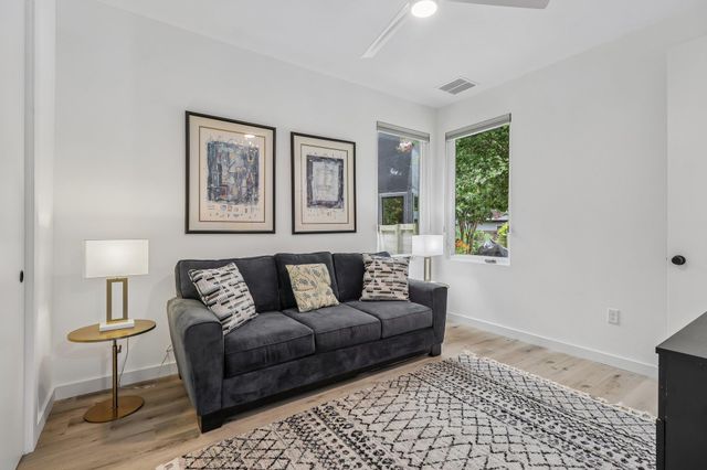 1406 Camelot CIR 2, Austin, TX 78745