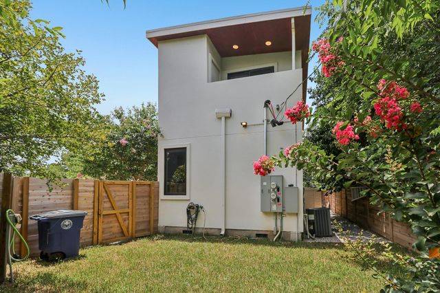 1406 Camelot CIR 2, Austin, TX 78745