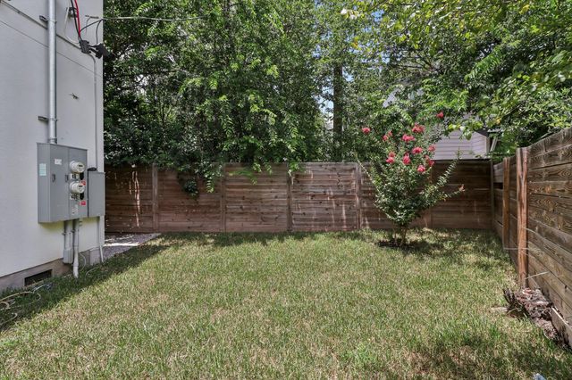 1406 Camelot CIR 2, Austin, TX 78745
