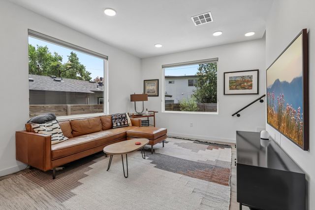 1406 Camelot CIR 2, Austin, TX 78745