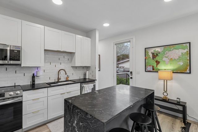 1406 Camelot CIR 2, Austin, TX 78745