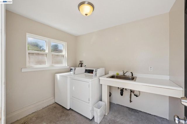 2021 Clinton Ave, Alameda, CA 94501