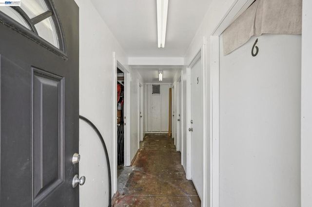 2021 Clinton Ave, Alameda, CA 94501