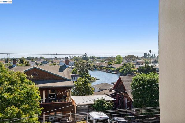 2021 Clinton Ave, Alameda, CA 94501