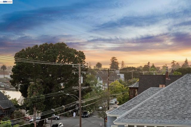 2021 Clinton Ave, Alameda, CA 94501