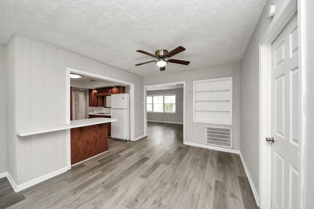 1026 16th Avenue N, Texas City, TX 77590