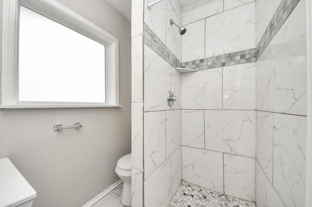 1026 16th Avenue N, Texas City, TX 77590