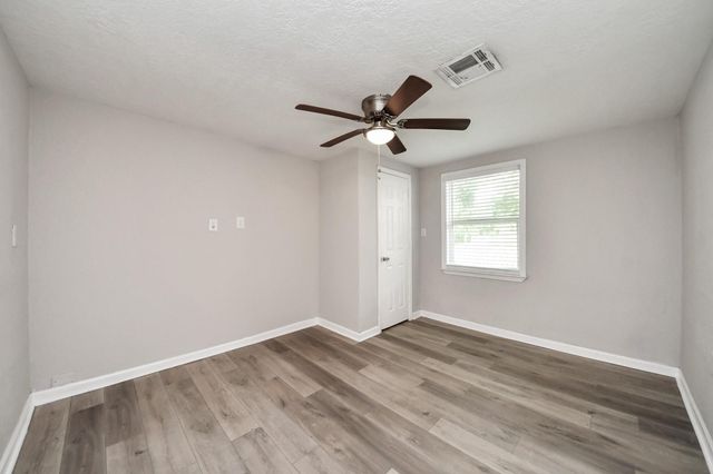 1026 16th Avenue N, Texas City, TX 77590