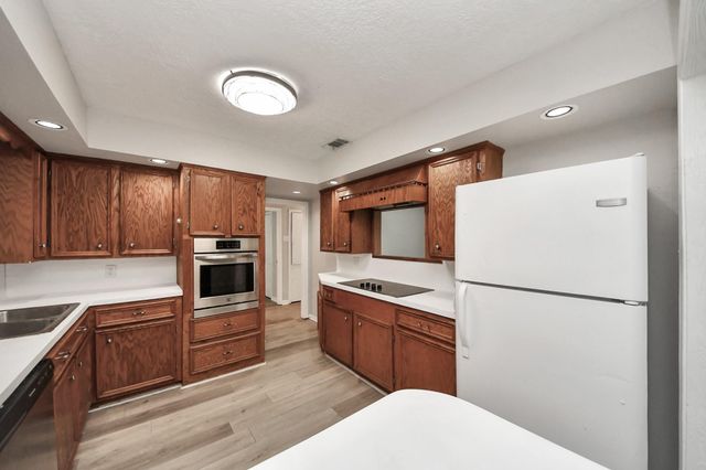 1026 16th Avenue N, Texas City, TX 77590