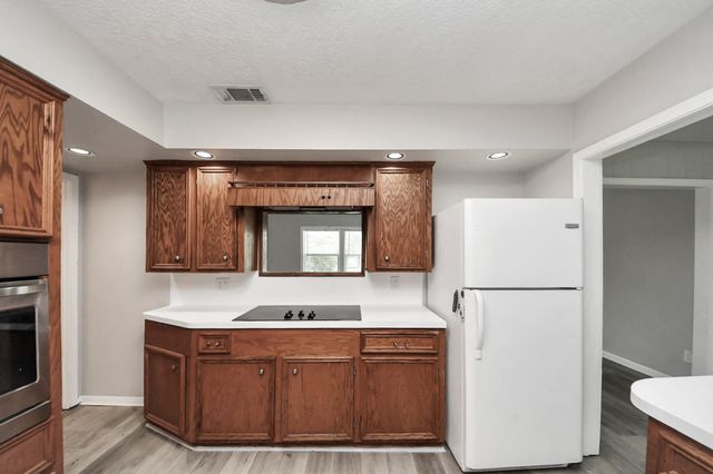 1026 16th Avenue N, Texas City, TX 77590