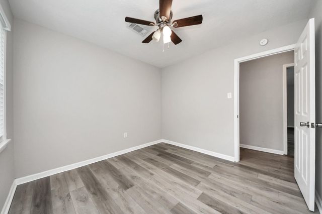 1026 16th Avenue N, Texas City, TX 77590