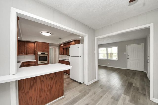 1026 16th Avenue N, Texas City, TX 77590