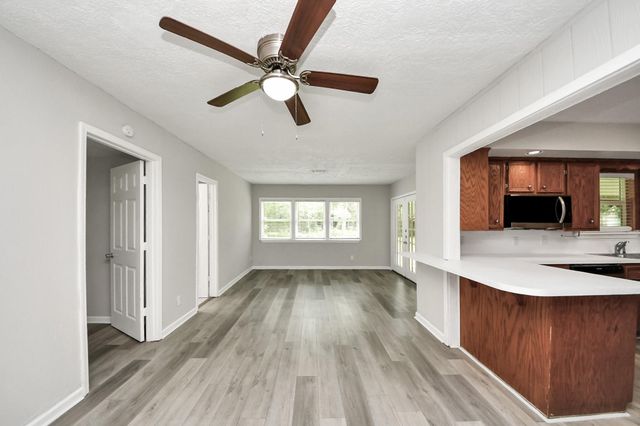 1026 16th Avenue N, Texas City, TX 77590