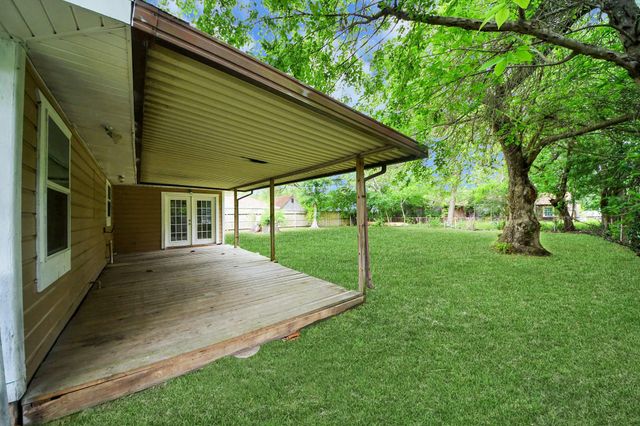 1026 16th Avenue N, Texas City, TX 77590