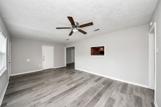 1026 16th Avenue N, Texas City, TX 77590