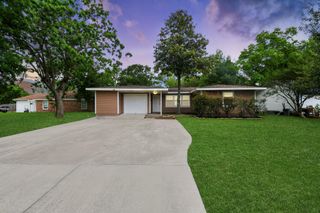 1026 16th Avenue N, Texas City, TX 77590