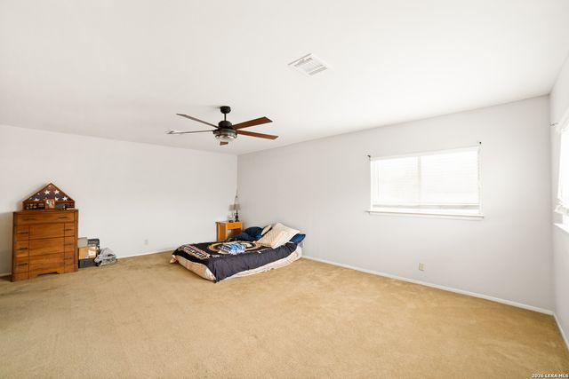 9818 KENBRIDGE DR, San Antonio, TX 78250