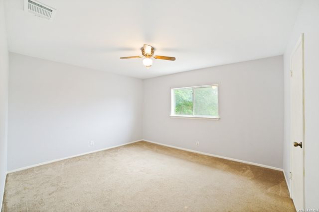 9818 KENBRIDGE DR, San Antonio, TX 78250