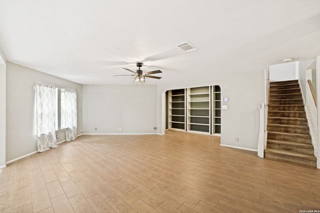 9818 KENBRIDGE DR, San Antonio, TX 78250