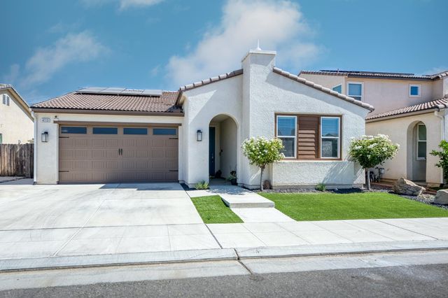 4113 Sussex Avenue, Clovis, CA 93619