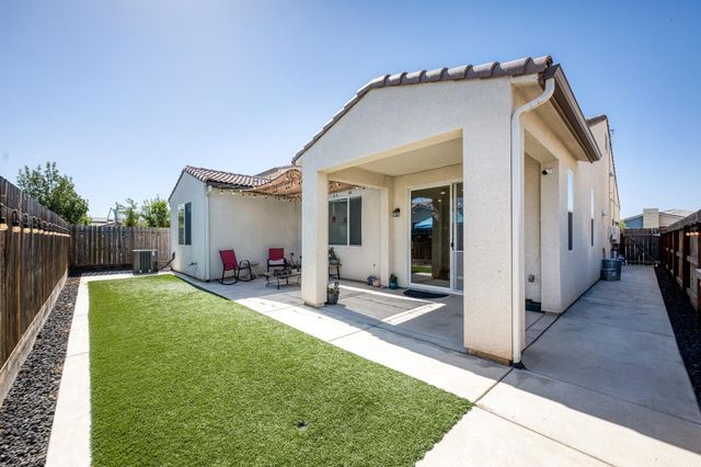 4113 Sussex Avenue, Clovis, CA 93619
