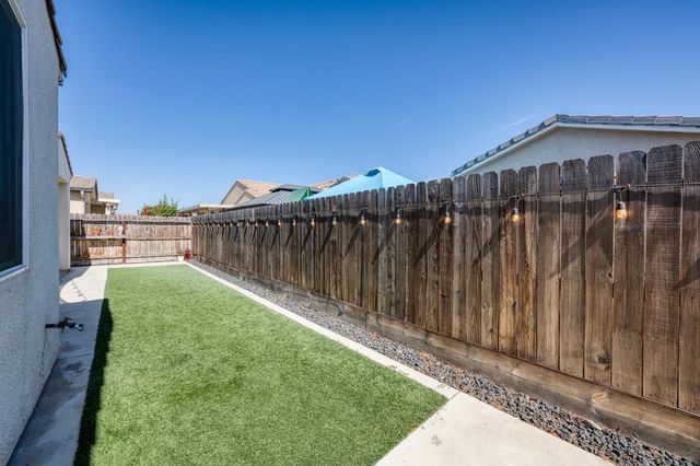 4113 Sussex Avenue, Clovis, CA 93619