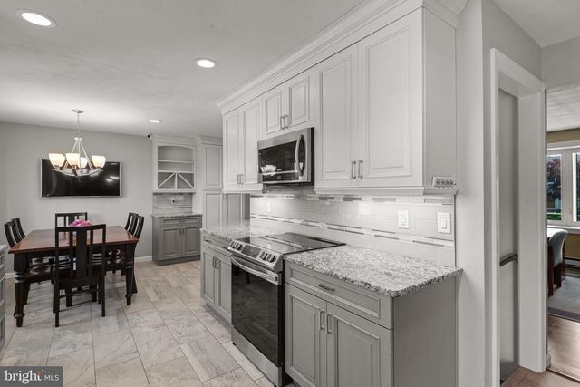 52 THORNWOOD RD, Harrisburg, PA 17112