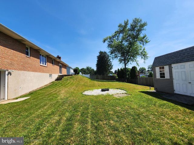 52 THORNWOOD RD, Harrisburg, PA 17112