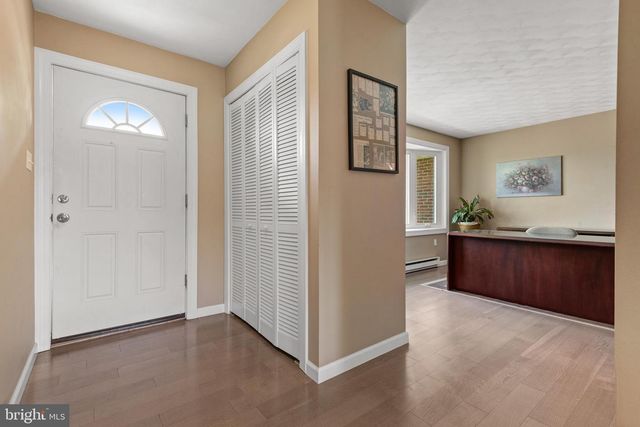 52 THORNWOOD RD, Harrisburg, PA 17112