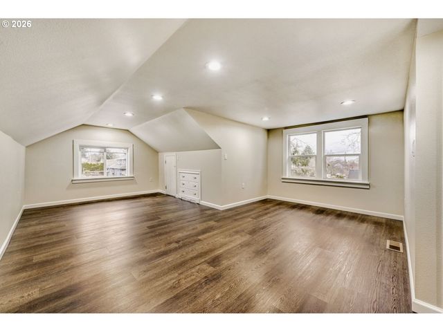 5715 N HOUGHTON St, Portland, OR 97203