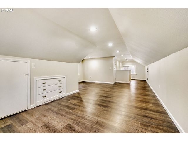 5715 N HOUGHTON St, Portland, OR 97203