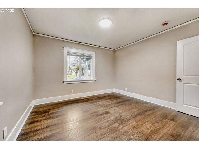 5715 N HOUGHTON St, Portland, OR 97203