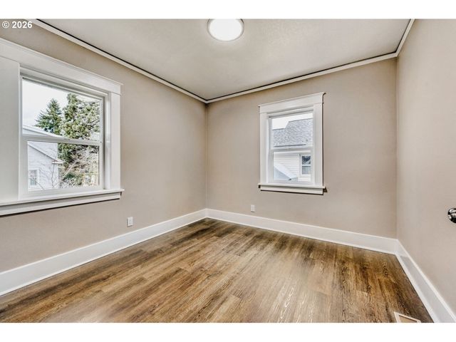 5715 N HOUGHTON St, Portland, OR 97203