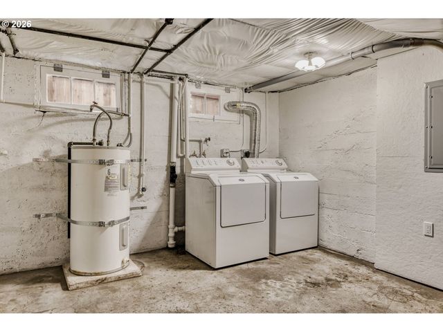 5715 N HOUGHTON St, Portland, OR 97203