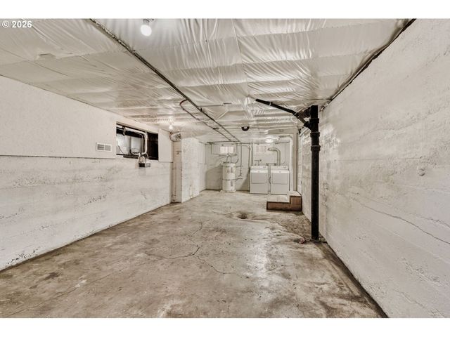 5715 N HOUGHTON St, Portland, OR 97203