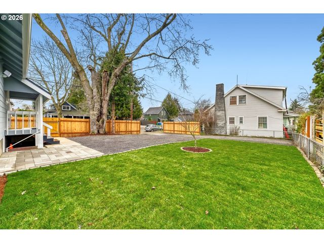 5715 N HOUGHTON St, Portland, OR 97203