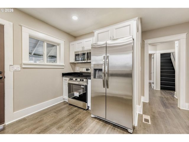 5715 N HOUGHTON St, Portland, OR 97203