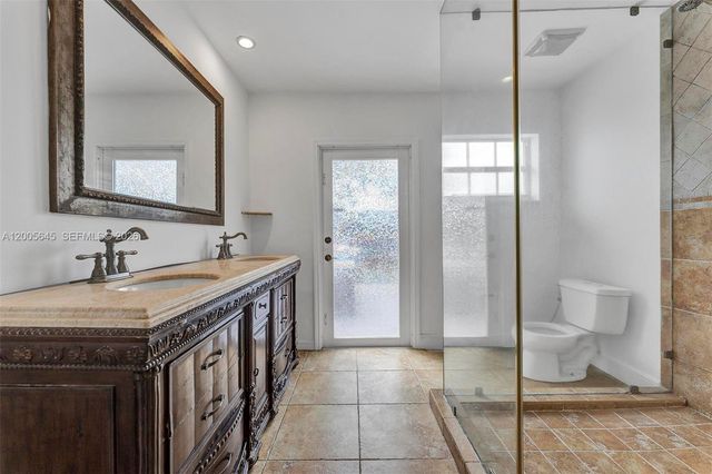 9750 SW 74th St, Miami, FL 33173