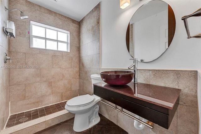 9750 SW 74th St, Miami, FL 33173