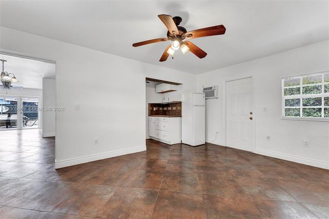 9750 SW 74th St, Miami, FL 33173