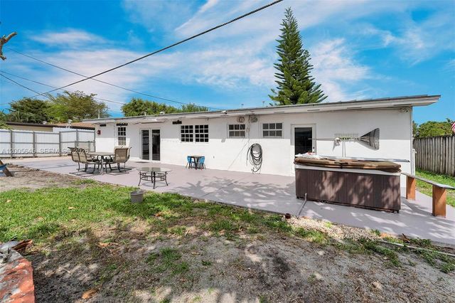 9750 SW 74th St, Miami, FL 33173