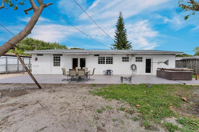 9750 SW 74th St, Miami, FL 33173