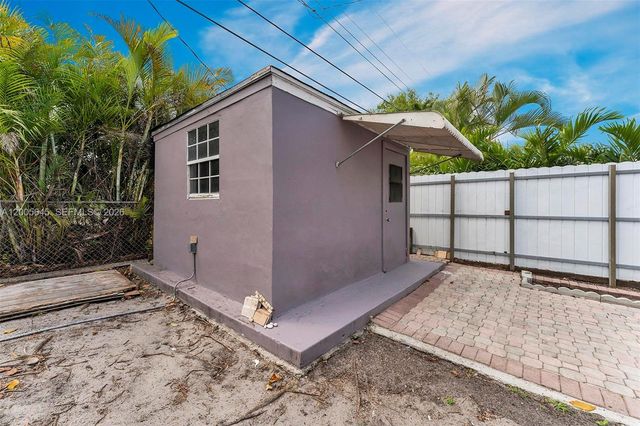 9750 SW 74th St, Miami, FL 33173