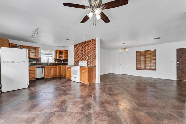 9750 SW 74th St, Miami, FL 33173