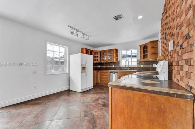 9750 SW 74th St, Miami, FL 33173