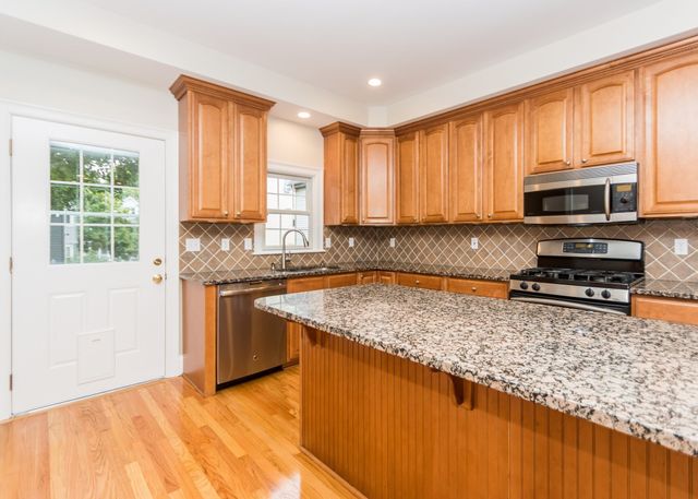 30 Fuller Street 2, Waltham, MA 02453